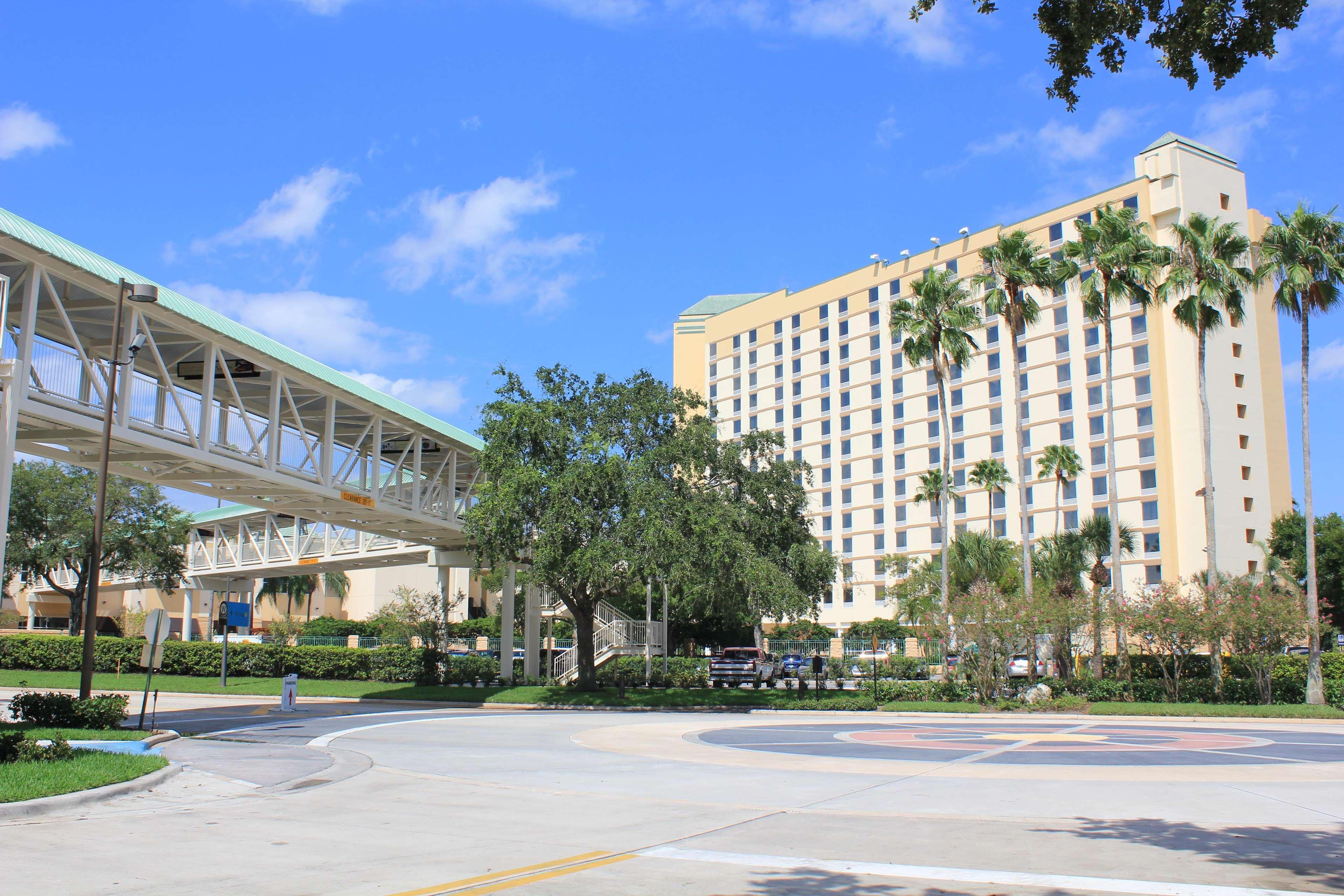 Williamsburg Rosen Plaza Hotel Orlando Convention Center מראה חיצוני תמונה